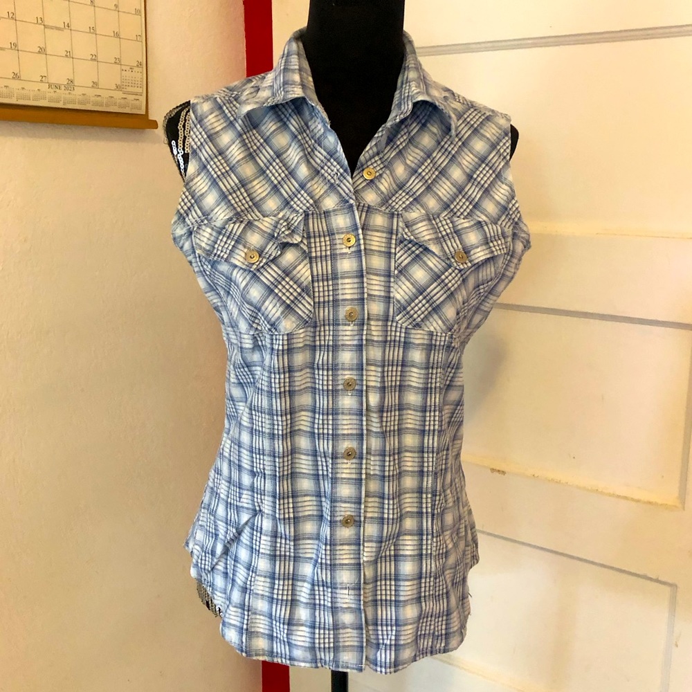 ERIKA & CO. Jeans Western Plaid Sleeveless Button-Down Top. Silver Buttons!